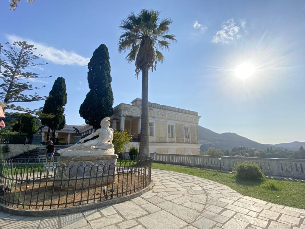 Ionische Inseln, Korfu, Achilleion mit dem sterbenden Achill, Bilder von Brigitte Jurczyk
