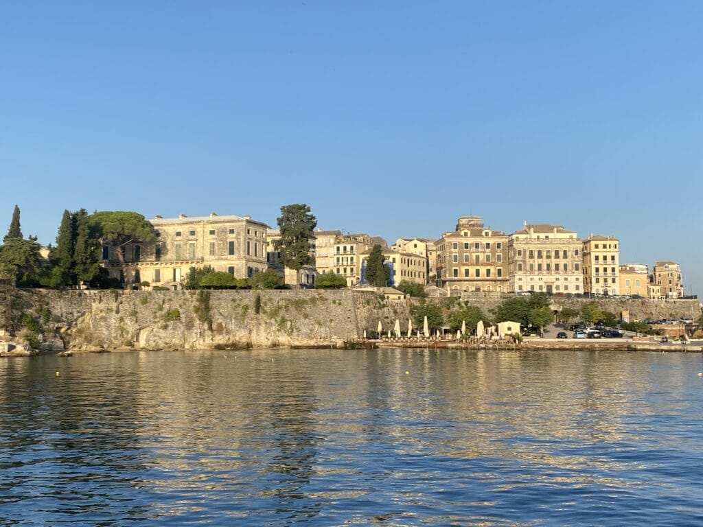 Ionische Inseln, vom Meer aus Blick auf Korfu, Bilder von Brigitte Jurczyk