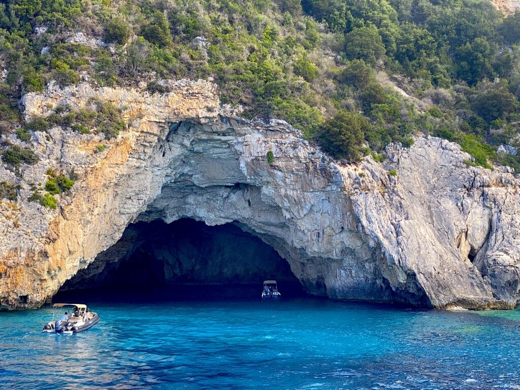Ionische Inseln, Meereshöhlen von Paxos und Antipaxos, Bilder von Brigitte Jurczyk