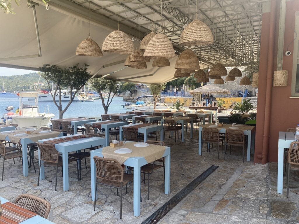 Ionische Inseln, Kefalonia, moderne Taverne, Bilder von Brigitte Jurczyk